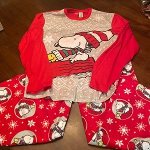 Men’s Christmas Peanuts pajamas. Top is large, pants are X-Large. Worn once